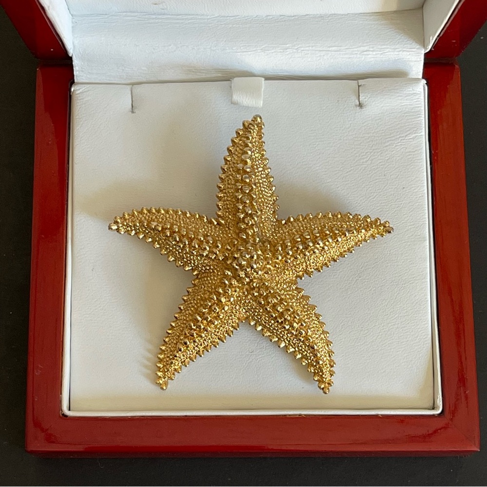 Vintage Monet Gold tone Starfish brooch.